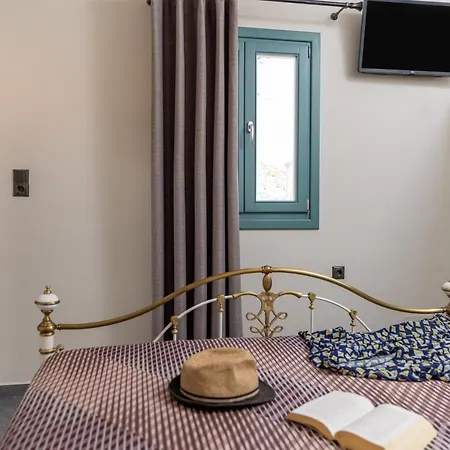 Ligaridia Stone & Sea Traditional * Μουτσούνα