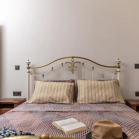 Ligaridia Stone & Sea Traditional * Μουτσούνα